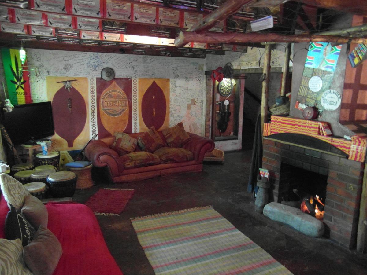 Dijembe Backpackers Lodge Stormsrivier Exterior photo
